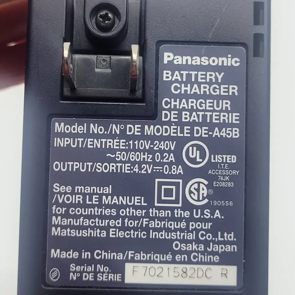 Panasonic Lumix DE-A45B Charger for CGA-S007A Li-Ion Battery Genuine